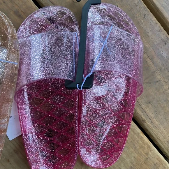 2 pairs in size 9 for mochated - Picture 3 of 11